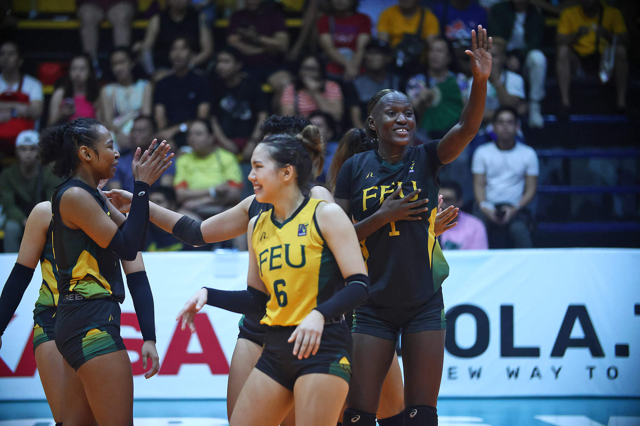 FEU smothers Perps, sets up finals clash vs CSB