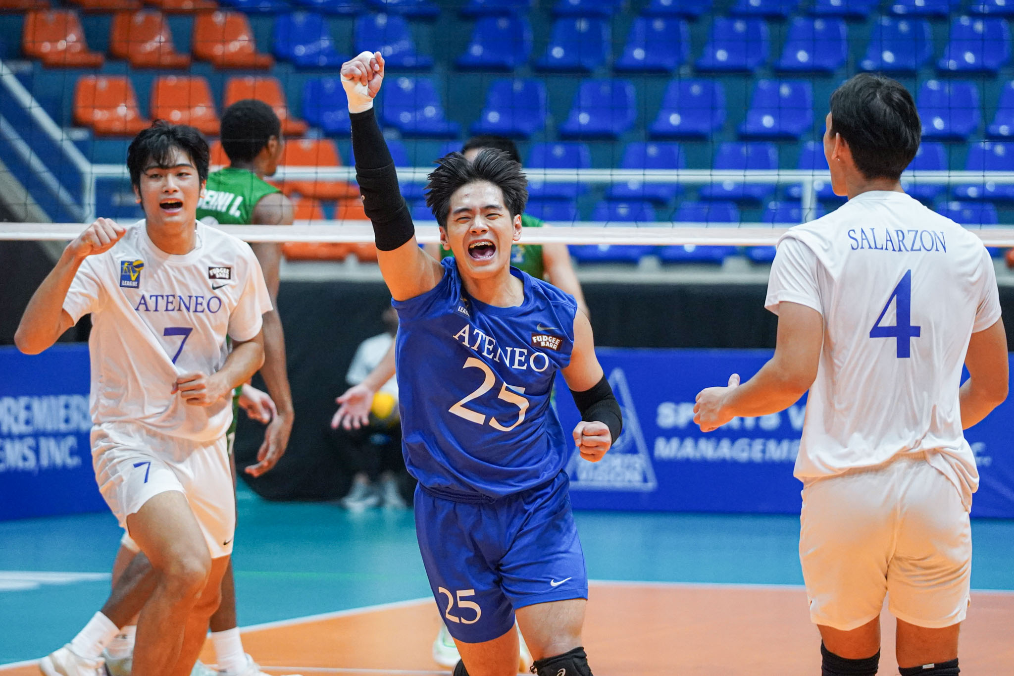 Ateneo shocks unbeaten La Salle, forces do-or-die