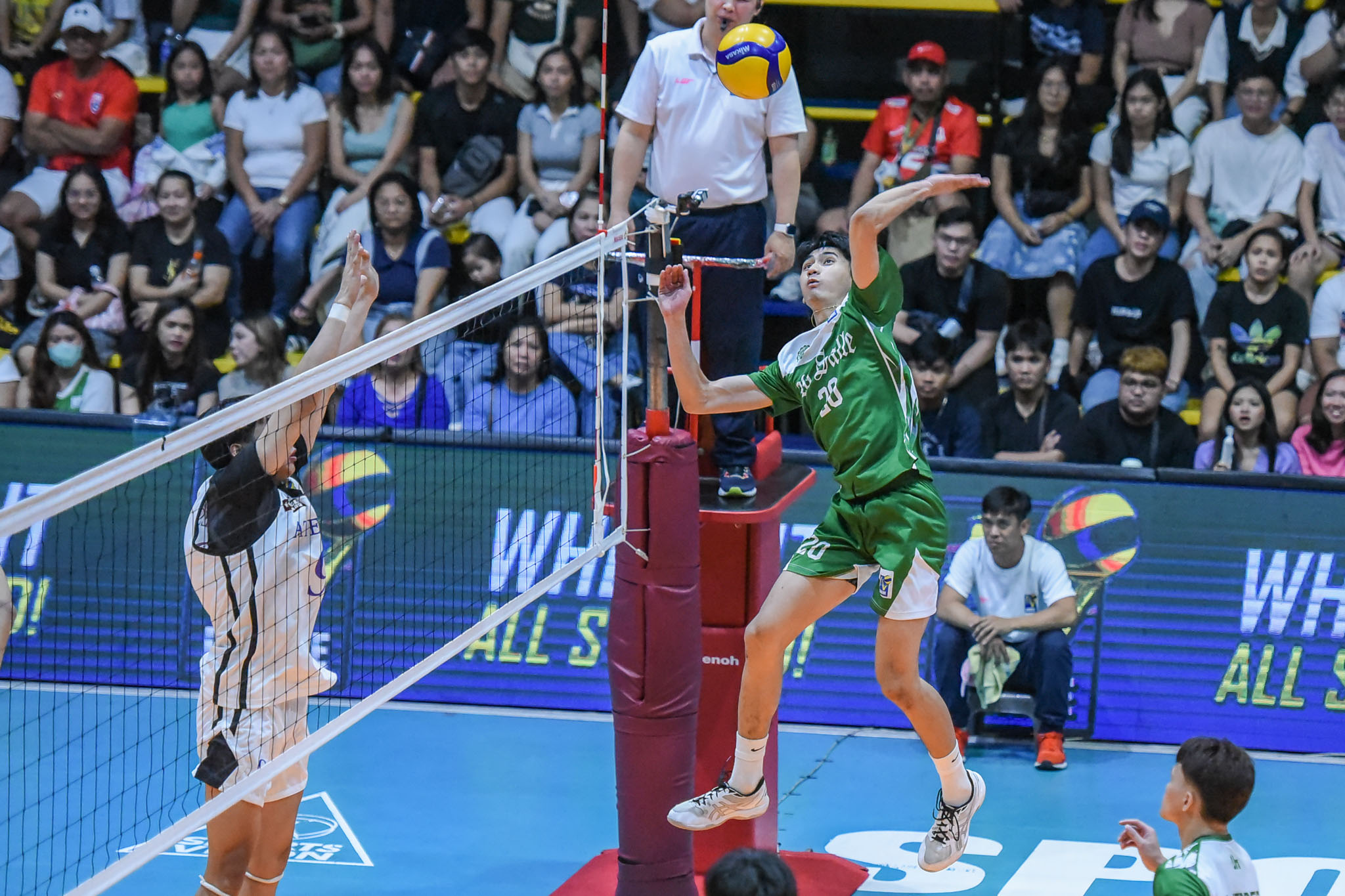 La Salle extends win streak, shoots down Ateneo