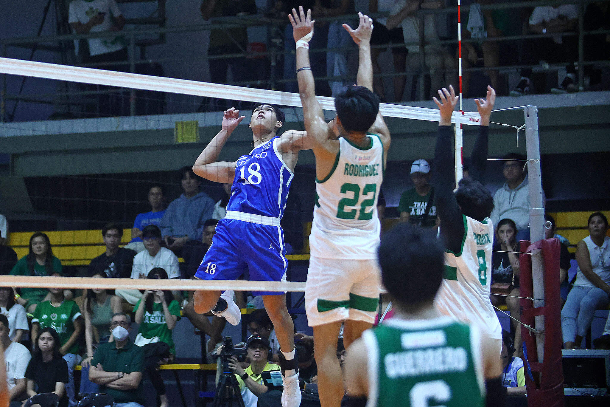 Ateneo  all primed for semis grind, trounces La Salle