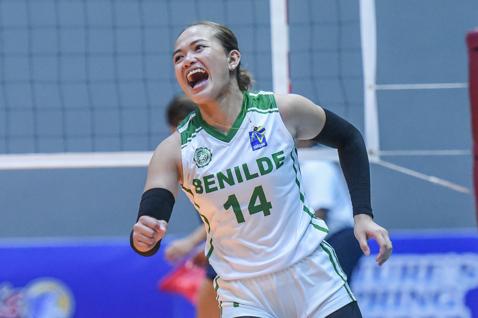 St. Benilde back in the hunt, thumps Letran