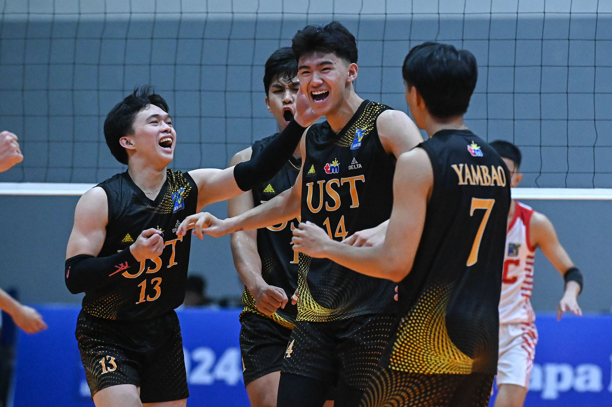 Red-hot UST zeroes in on semis, mows down EAC