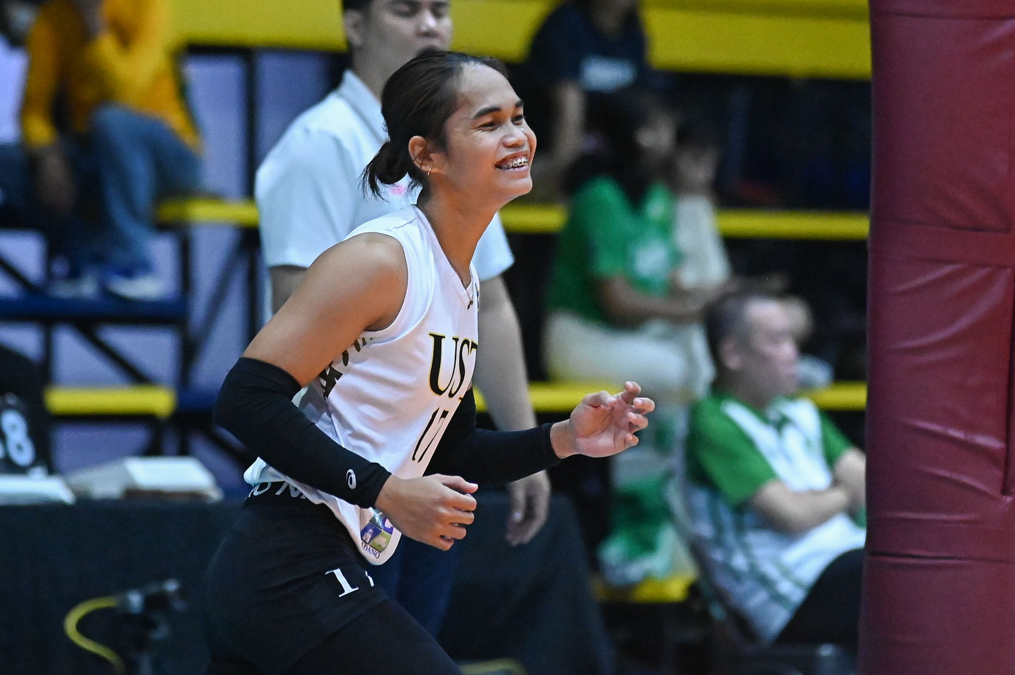Poyos delivers in the clutch as UST rallies past CSB