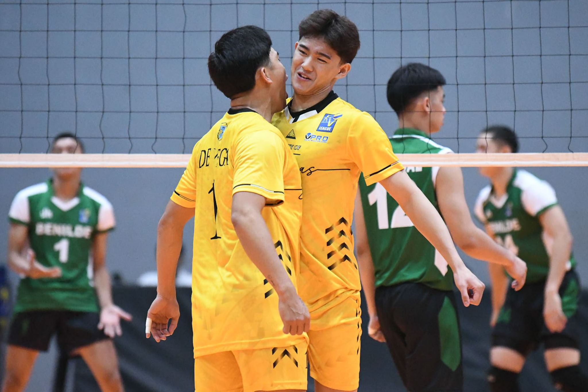 UST fends off debuting Benilde to stay unbeaten