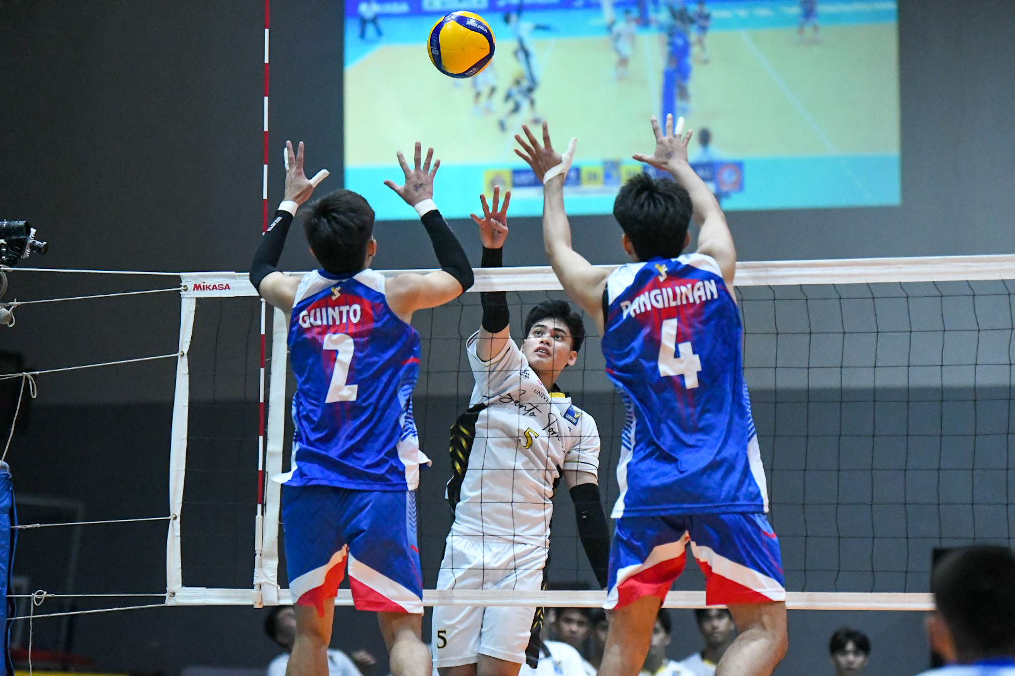 UST crushes Arellano ahead of FEU clash