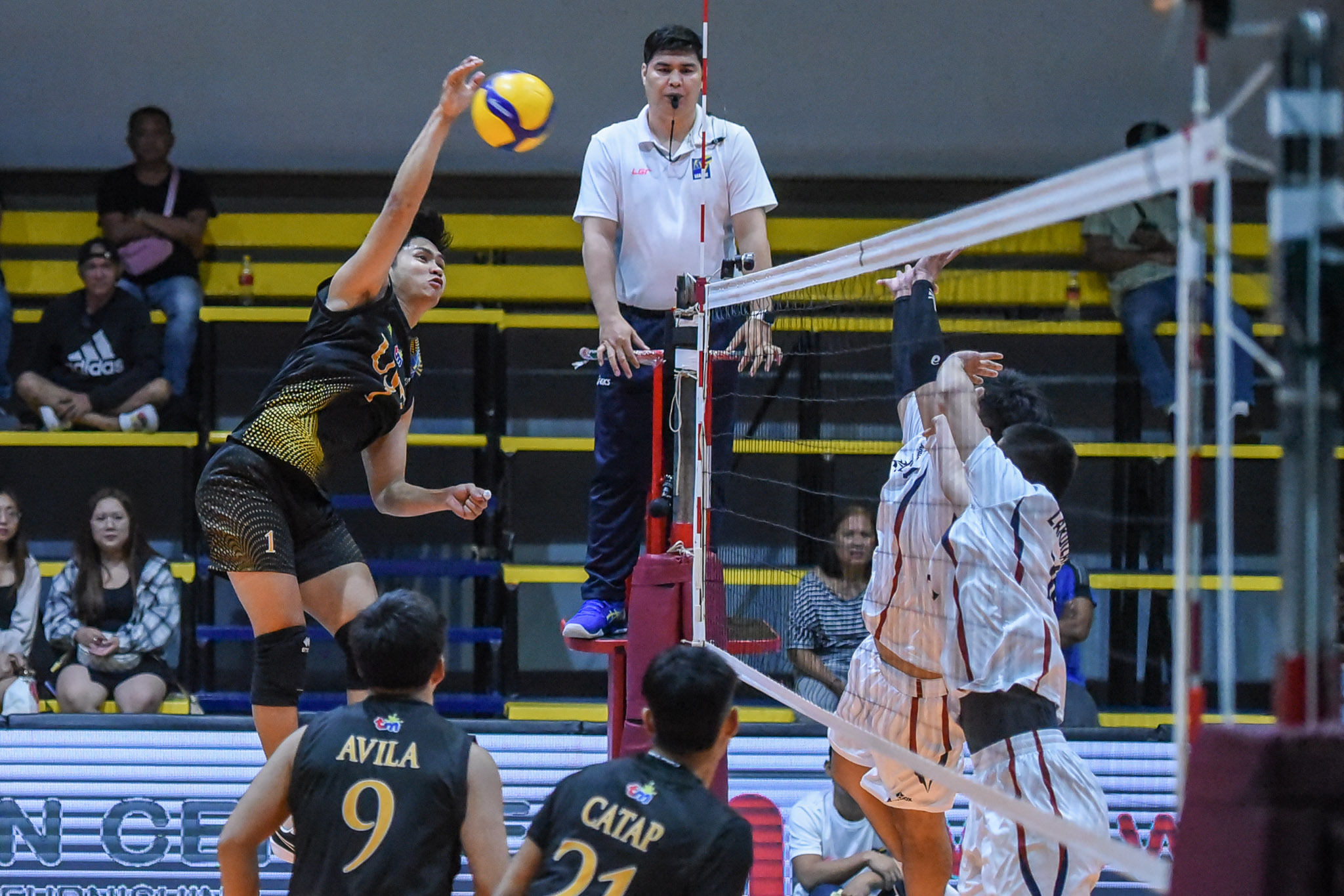 UST secures third straight win, downs Letran