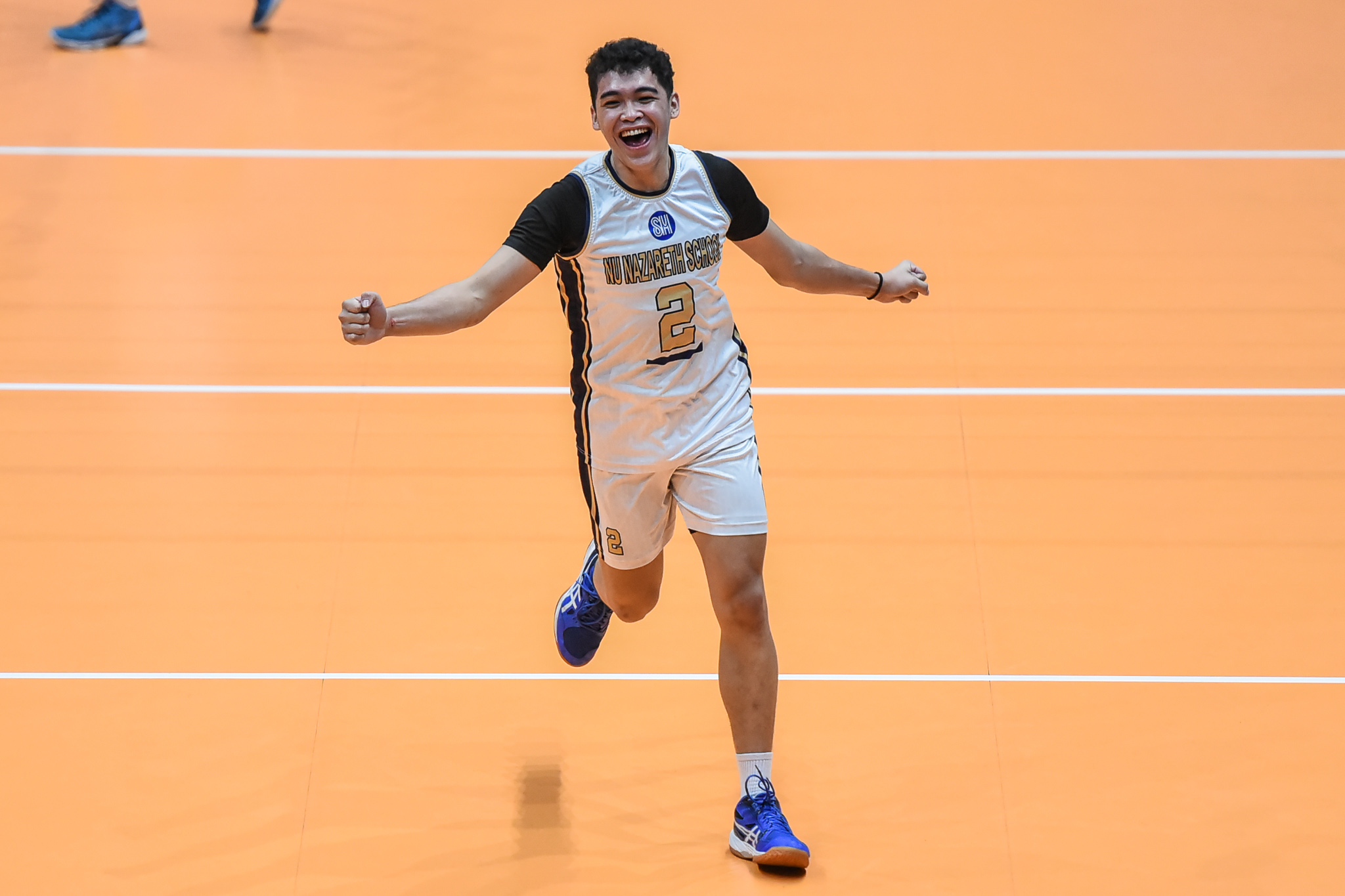 Champs NU, Perpetual collide in top V-League showdown