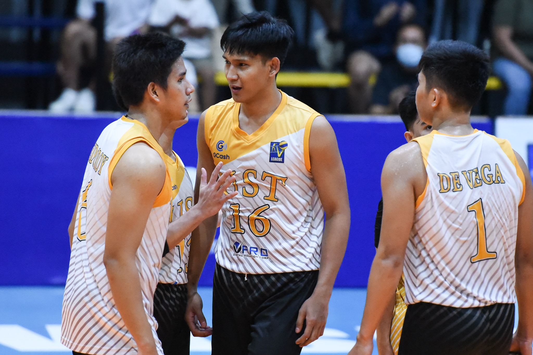 UST bucks 49 errors, Arellano for first win