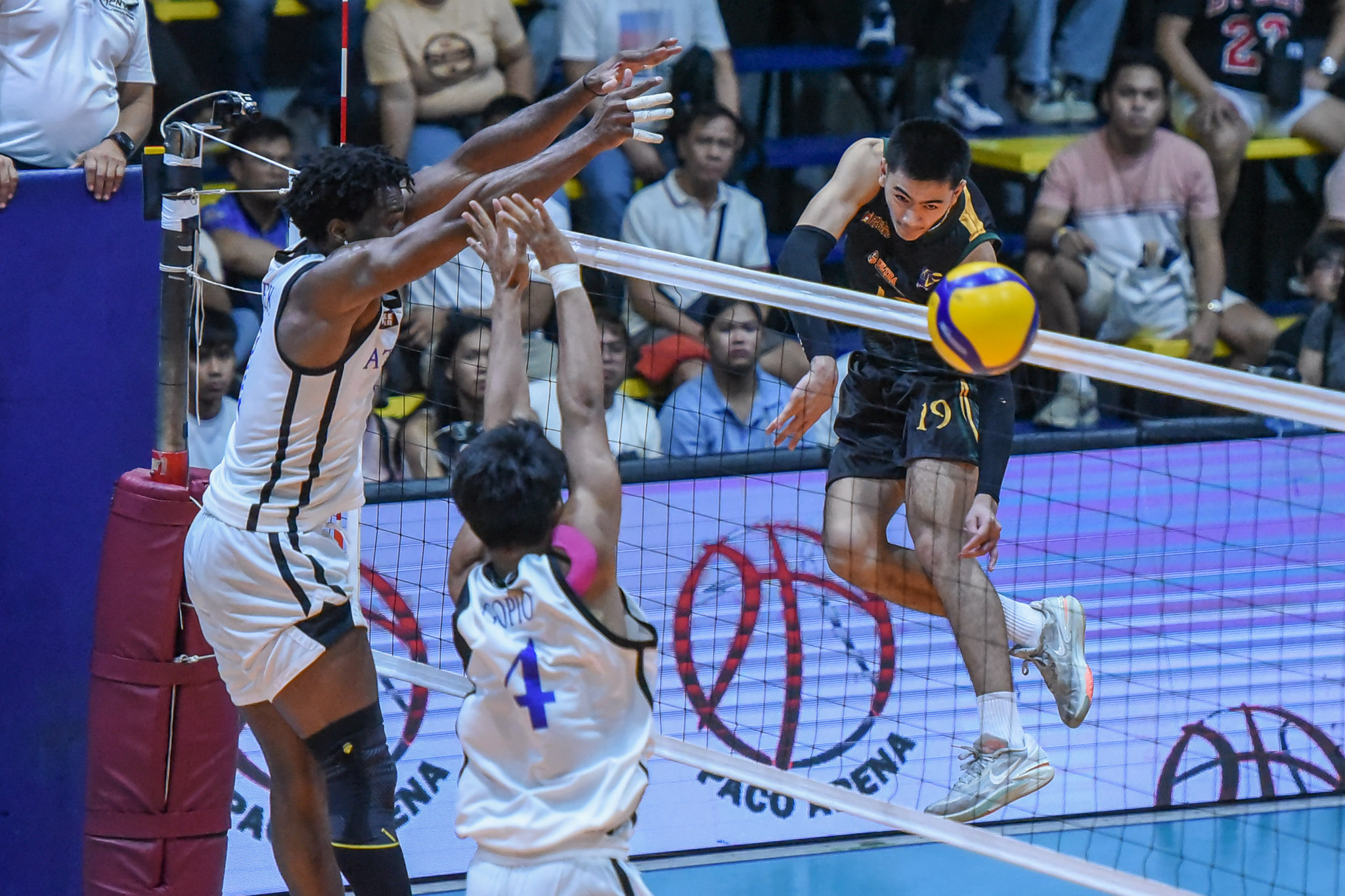 FEU subdues Ateneo, gains lead share