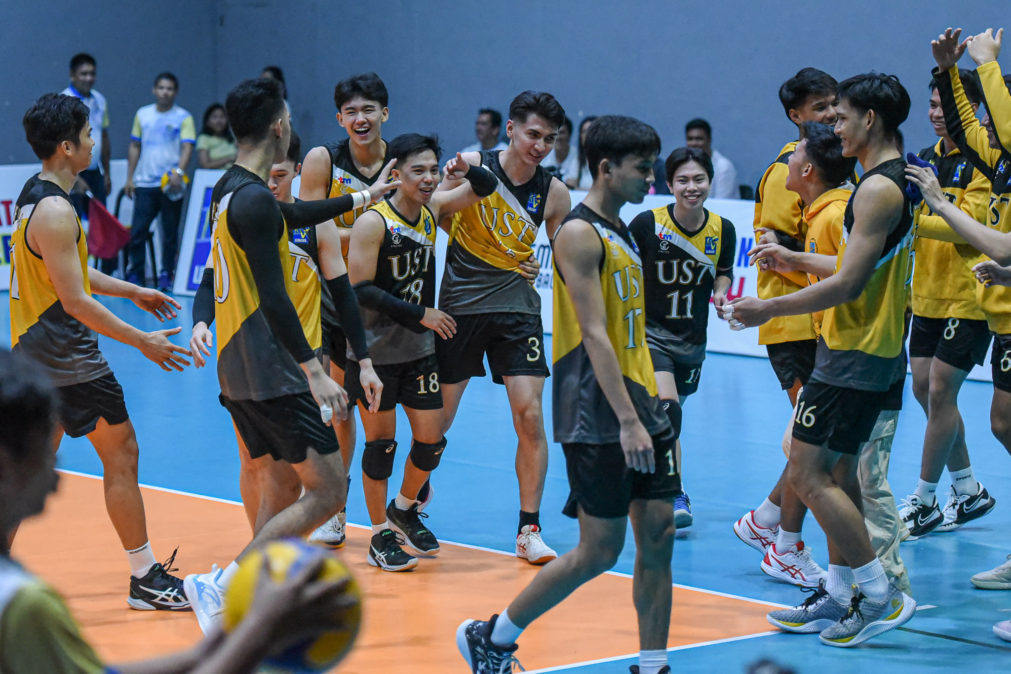 UST extends winning streak to 7, inches closer to finals