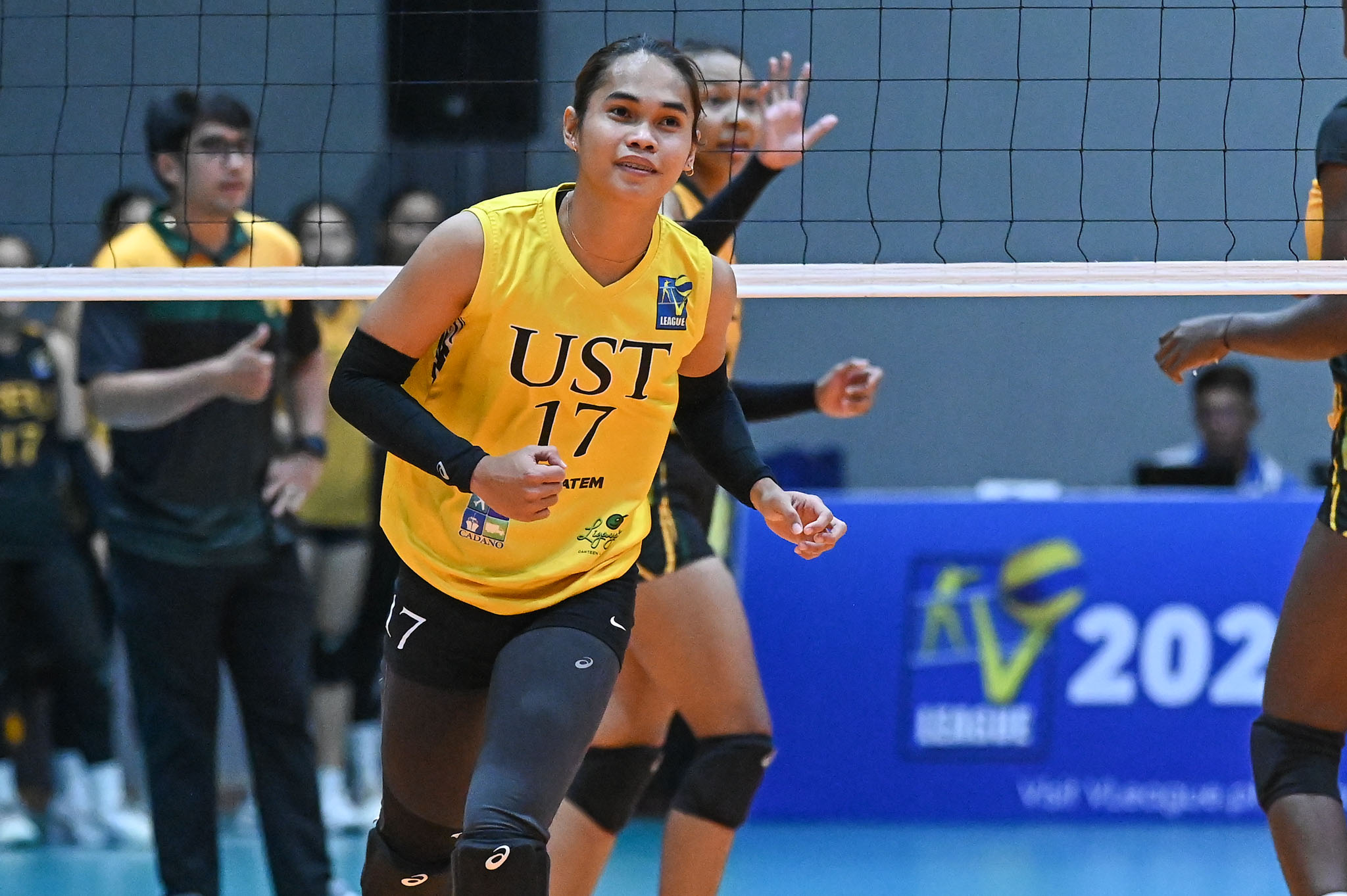 UST Tigresses, DLSU Spikers eye extended streaks