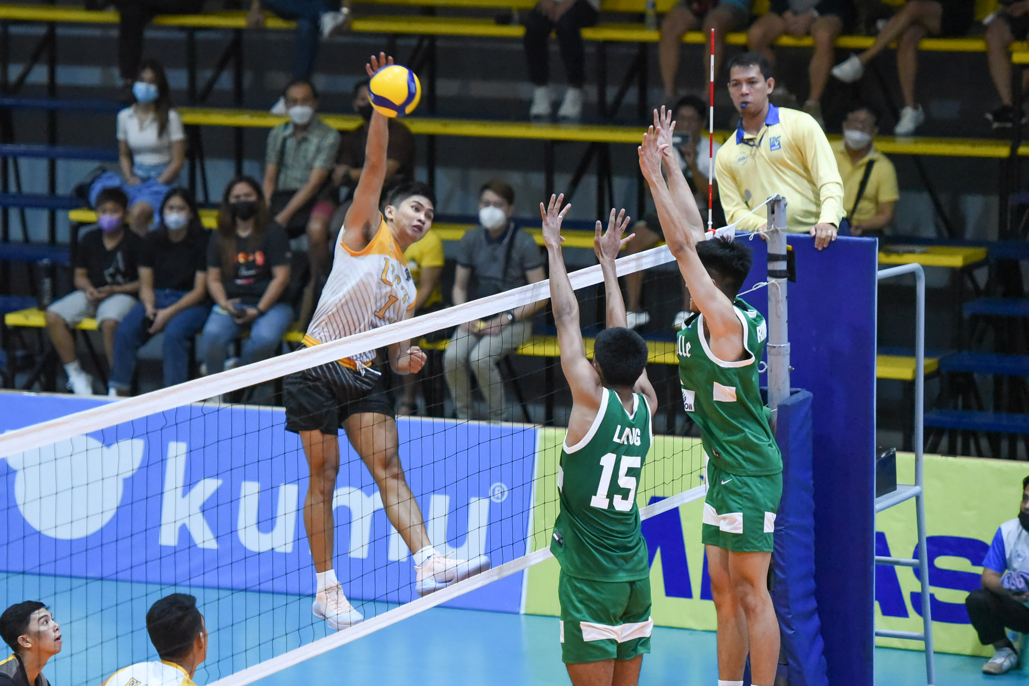 UST thwarts La Salle, boosts drive