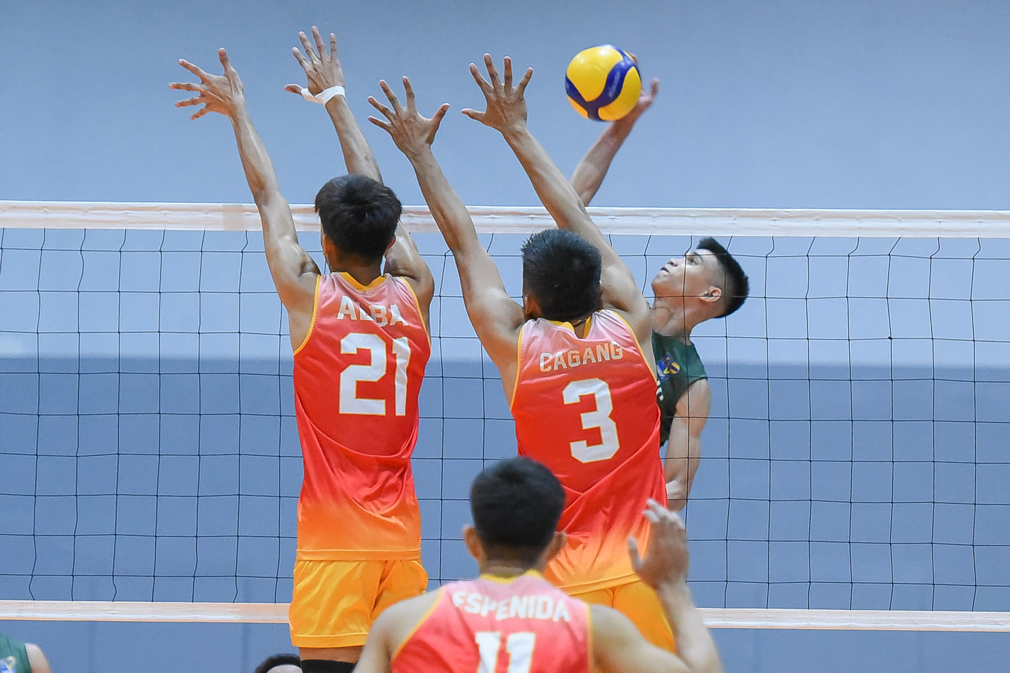 FEU keeps QF bid alive