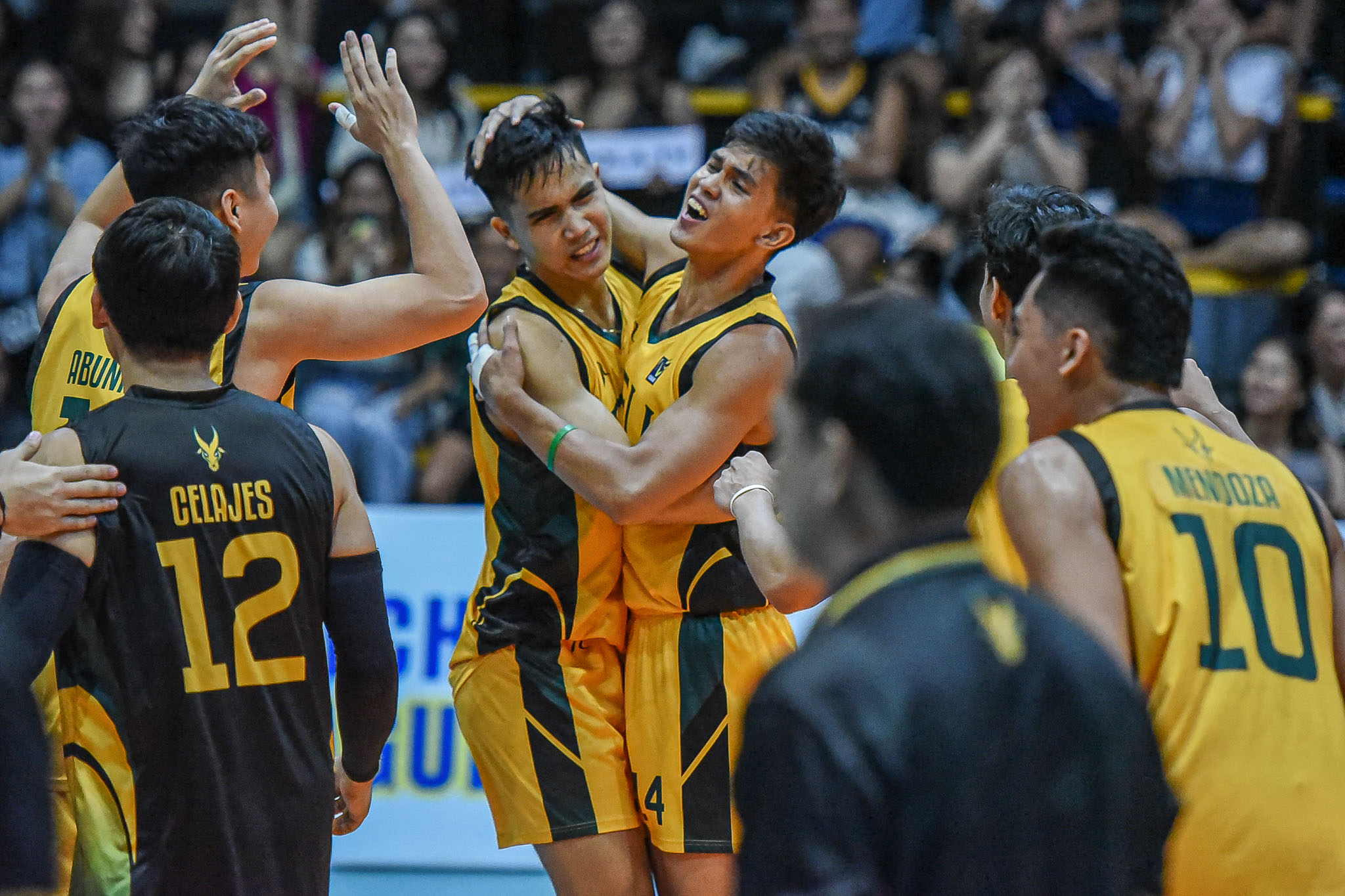 FEU outlasts La Salle in crucial 5th for first win