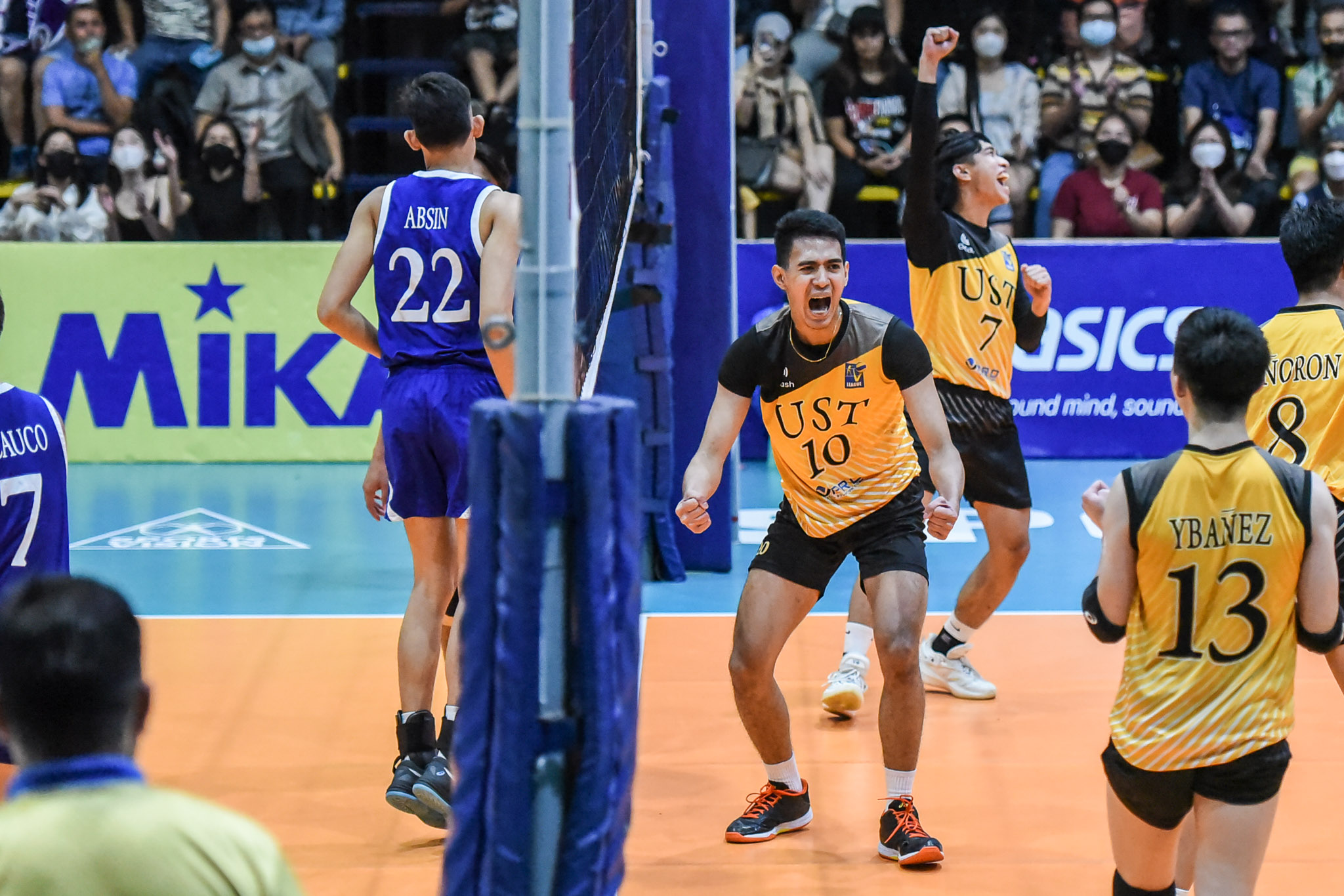 UST repels Ateneo, seals title clash vs NU