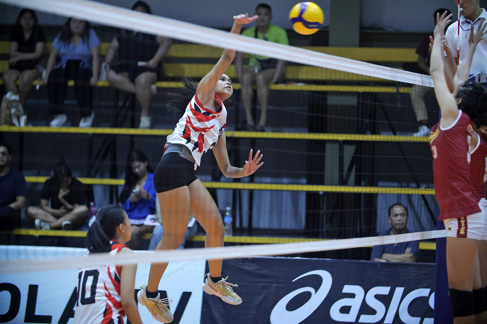 Dongallo fires record-tying 37 as UE outlasts Perpetual