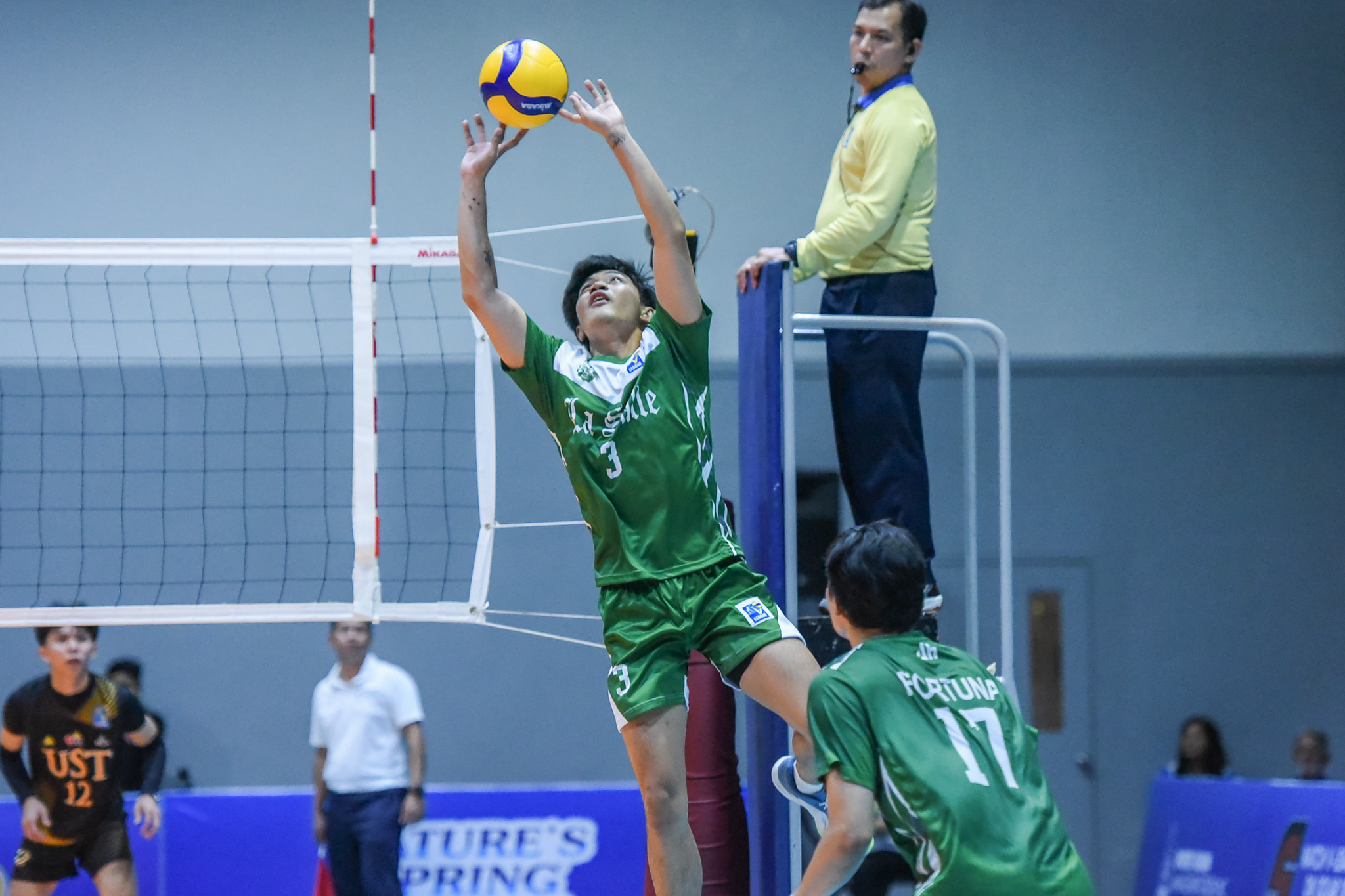 Strong finish lifts La Salle past UST